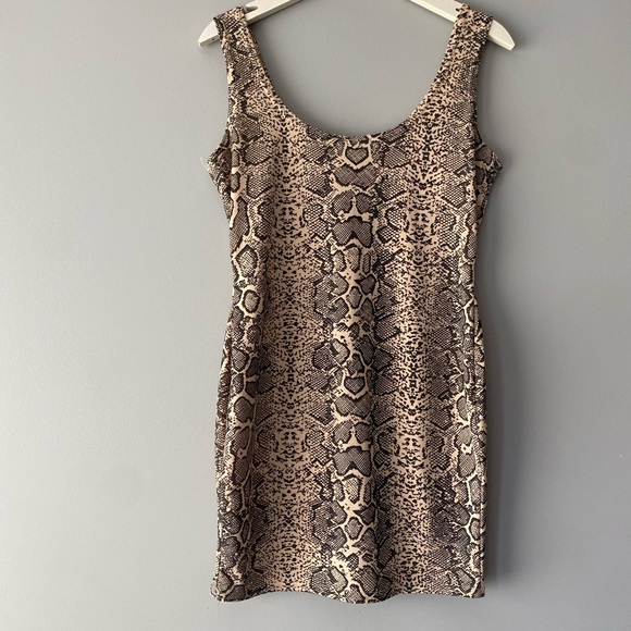 BOOHOO size 8 SNAKE PRINT BODYCON MINI DRESS party dress  club dress summer dres - Picture 5 of 6